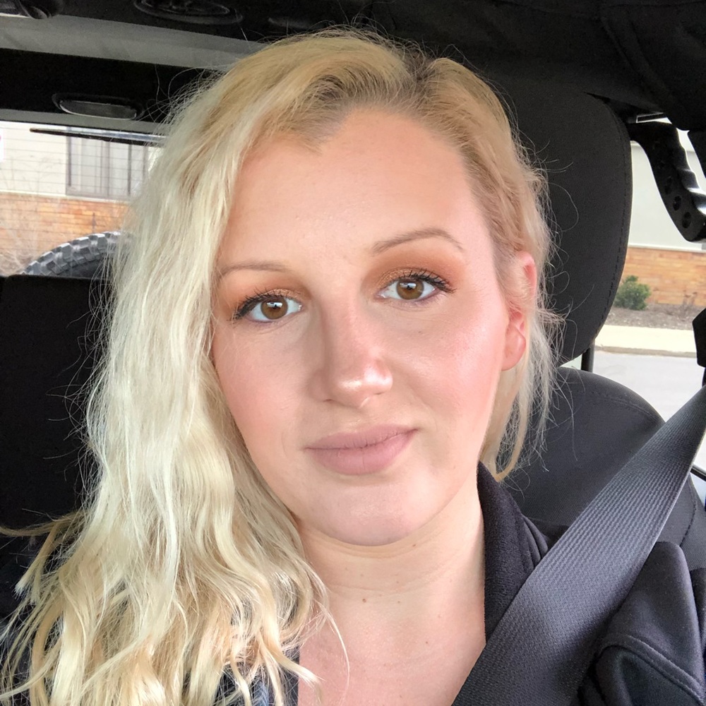 Meet your Posher, Cassi